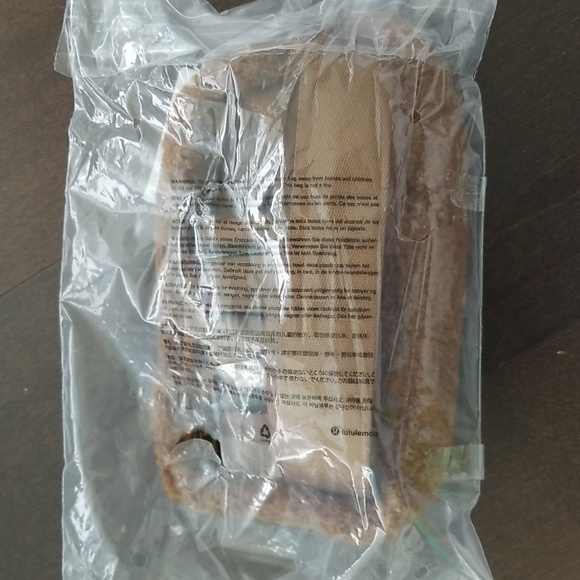 Lululemon Burnt Caramel Everywhere Bag - Picture 3 of 5